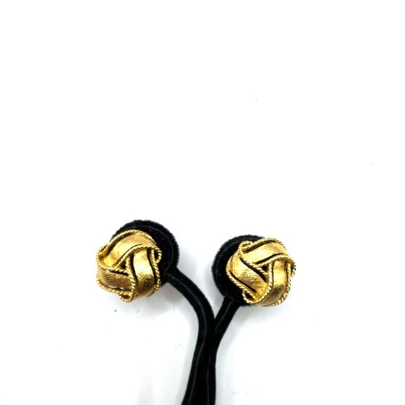 Napier Gold Tone Love Knot Earrings Signed  Clip on Earrings - Picture 7 of 12